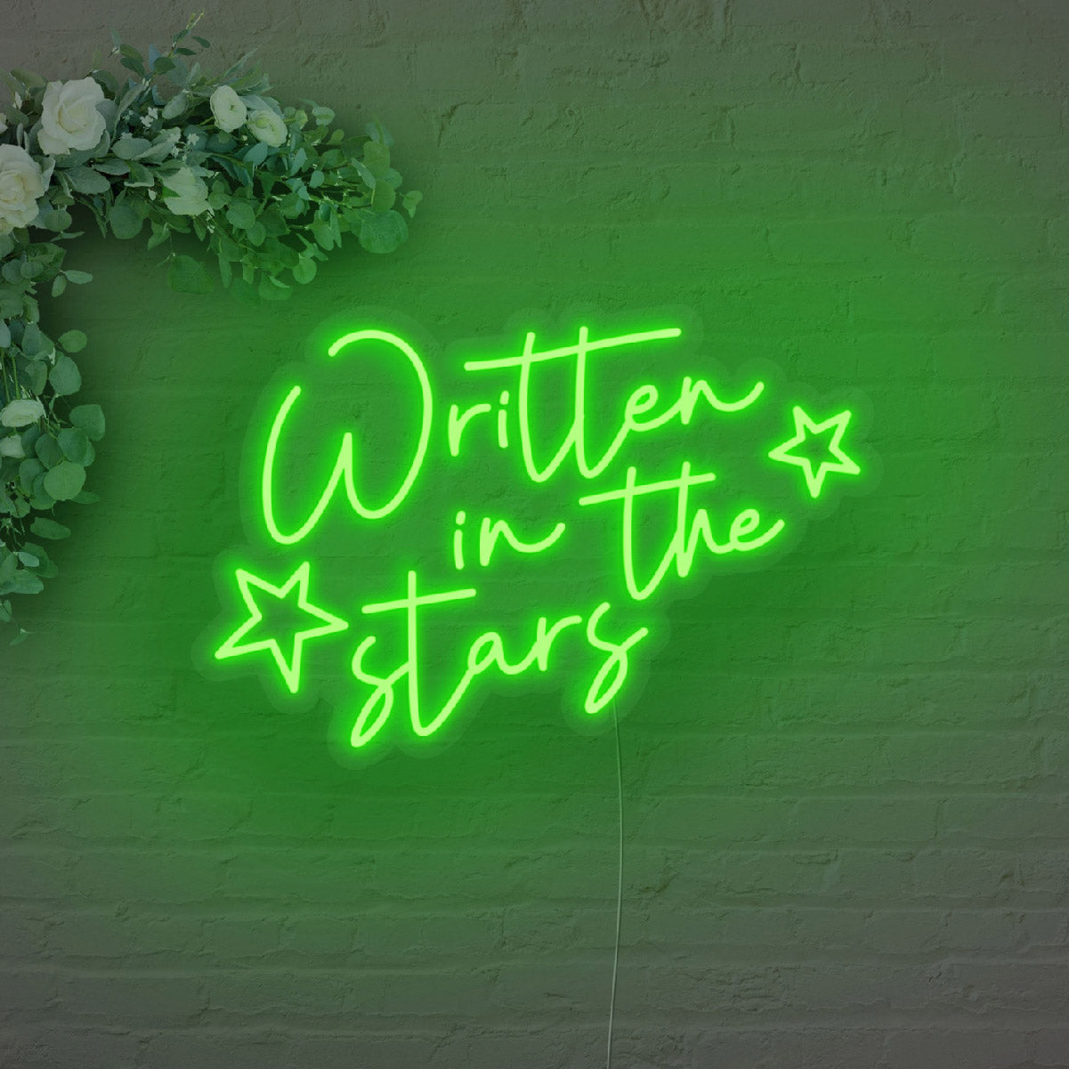"Written in the Stars’" Liebes - Leuchtmotiv aus LED Neon