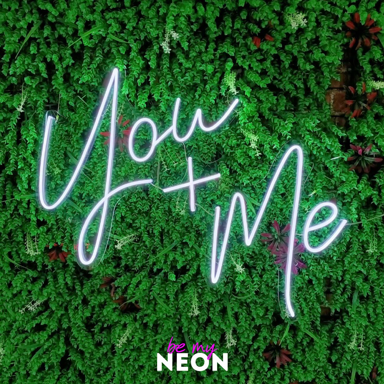 "You + Me" Hochzeits - Leuchtmotiv aus LED Neon
